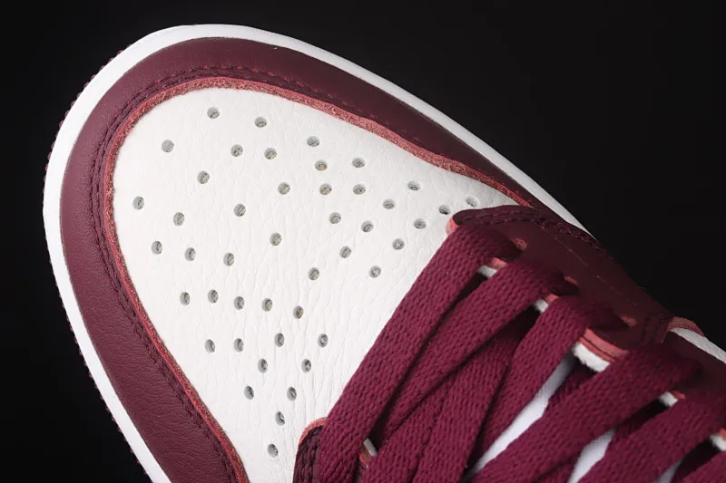 All categories Air Jordan Jordan series basketball shoes Air Jordan 1 High pure original version Air Jordan 1 Retro High OG "Bordeaux" AJ1 Joe 1 Bordeaux burgundy high-top basketball shoes 555088-611